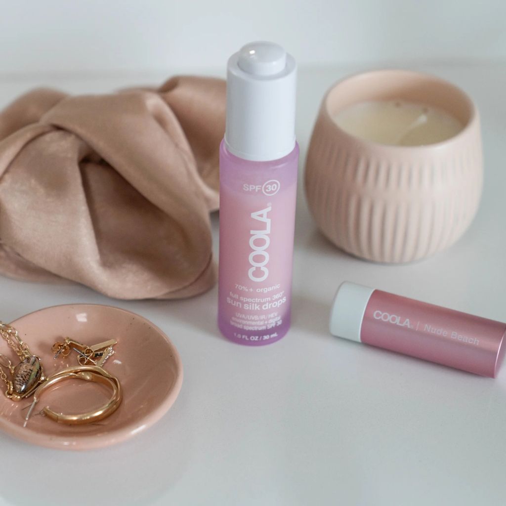 COOLA Sun Silk Drops SPF 30, 30 ml – miljöbild
