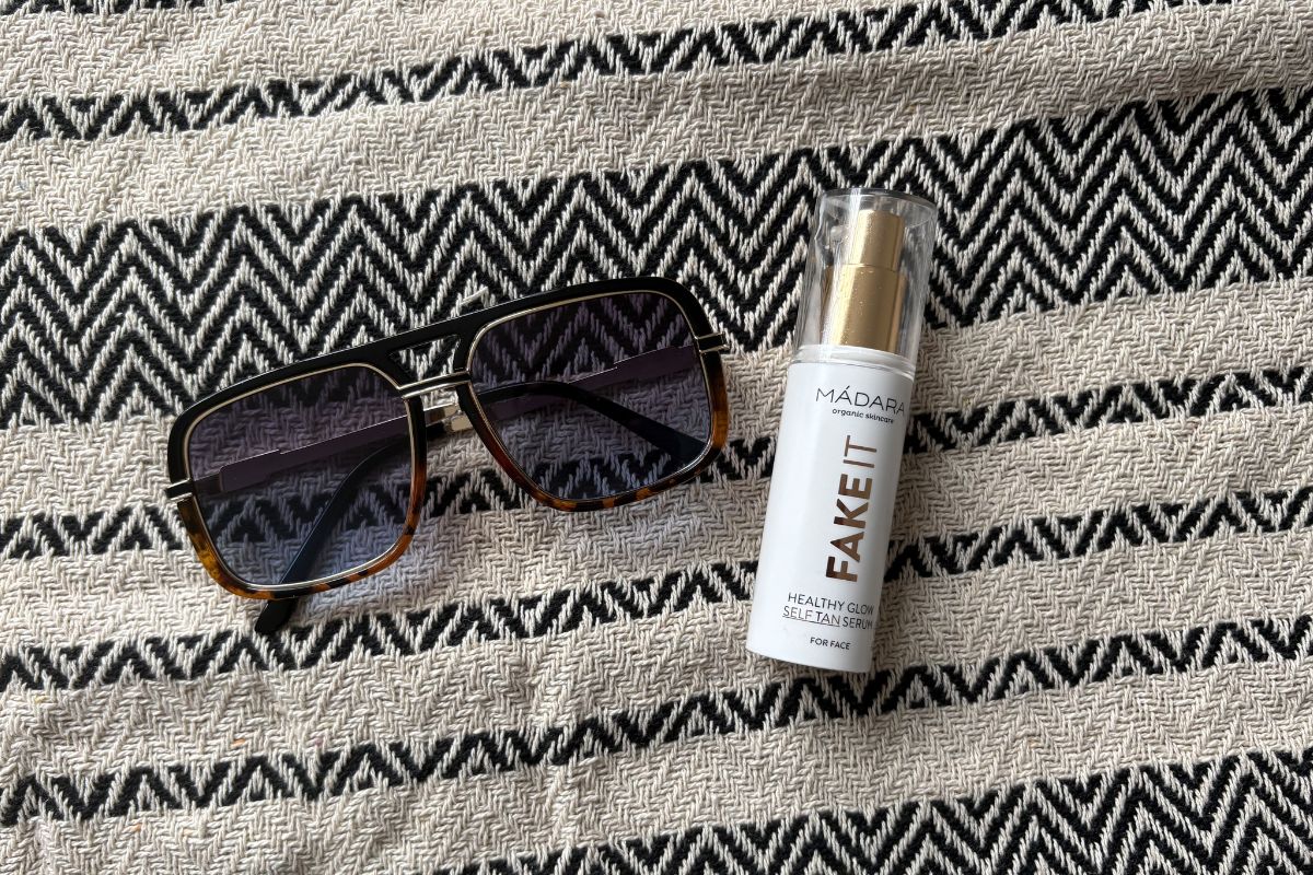 Recension: MÁDARA Fake It Healthy Glow Self Tan Serum