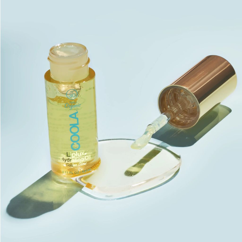 COOLA Liplux Hydrating Lip Oil SPF 30, 3,2 ml – miljöbild